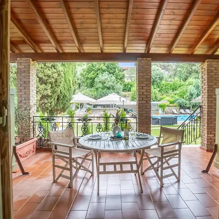 Corfu Club Apartmán *