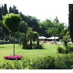 Corfu Club Apartmán *